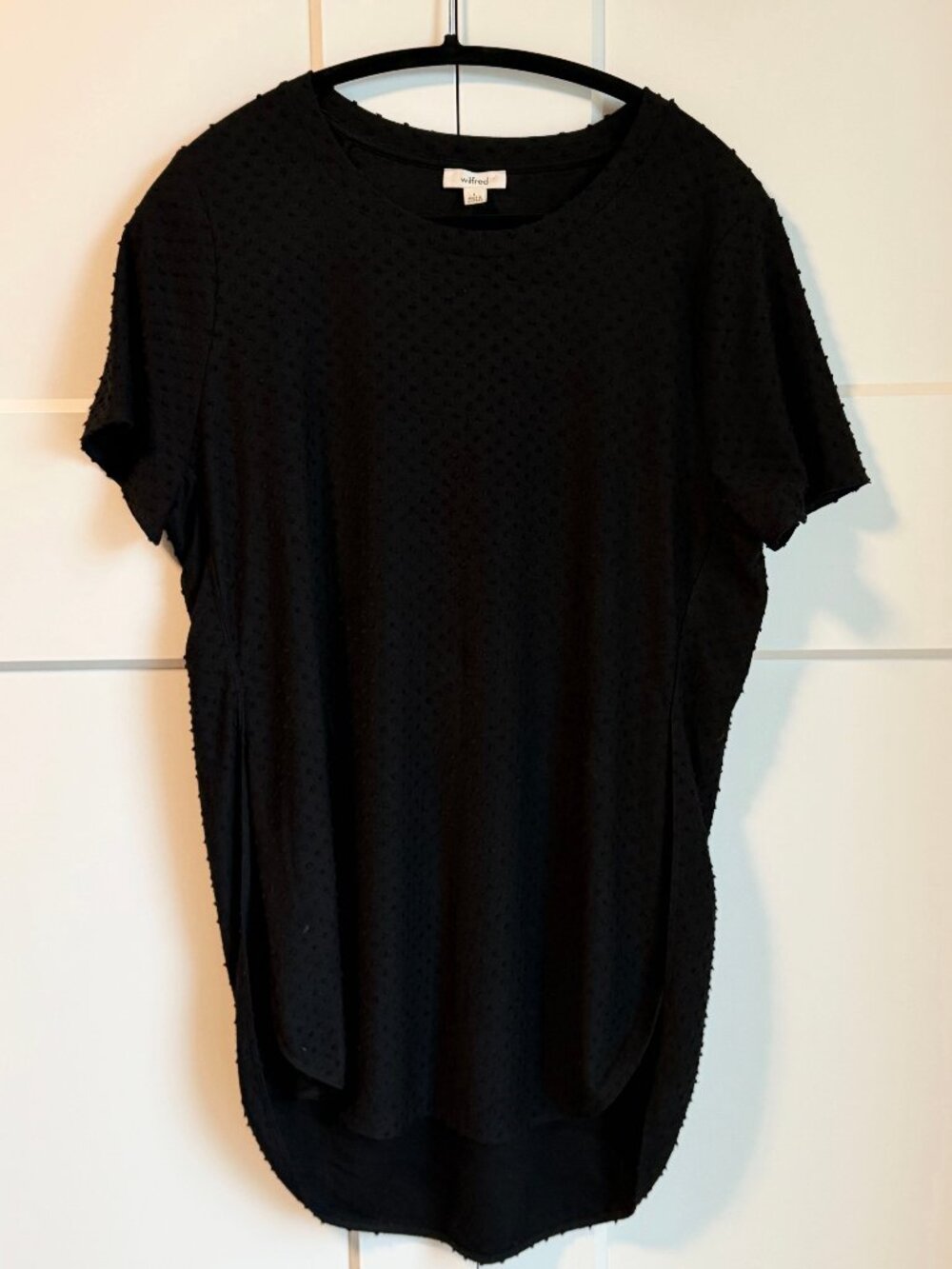 Wilfred Black t-shirt with fuzzy dots size Large